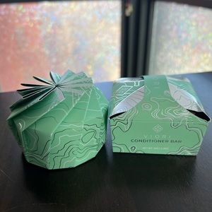 Viori Limited Edition Teak Shampoo and Conditioner Bars BNIP